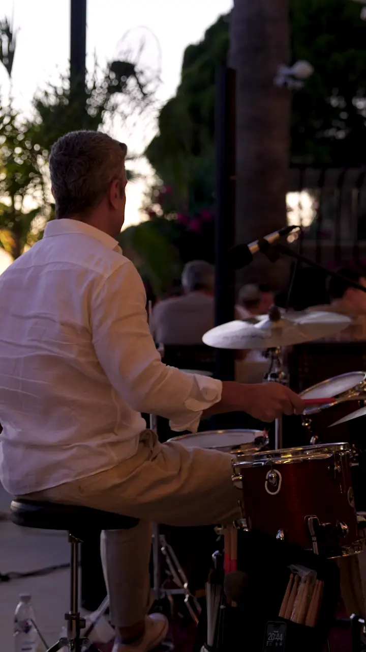 Louche / Canlı müzik etkinliği çekimi